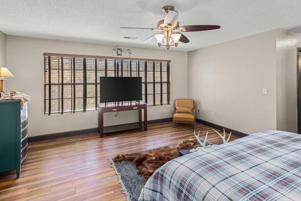 Stonegate Lodge Bear'S Den Kitchen, Pool, Firepit, Wifi ,Smart Tvs Eureka Springs Esterno foto