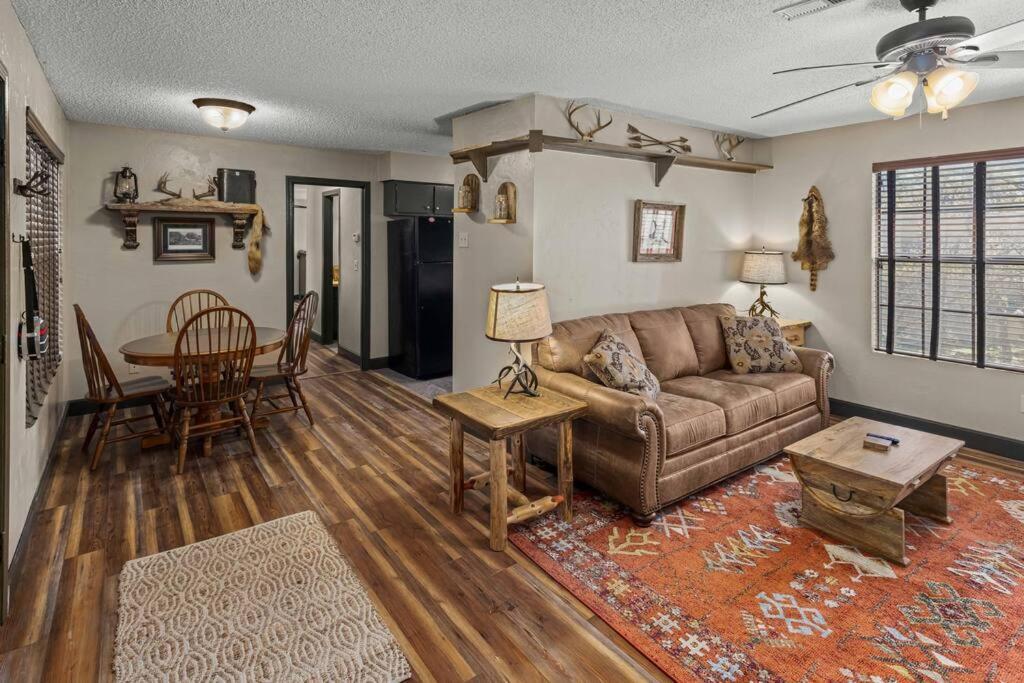 Stonegate Lodge Bear'S Den Kitchen, Pool, Firepit, Wifi ,Smart Tvs Eureka Springs Esterno foto