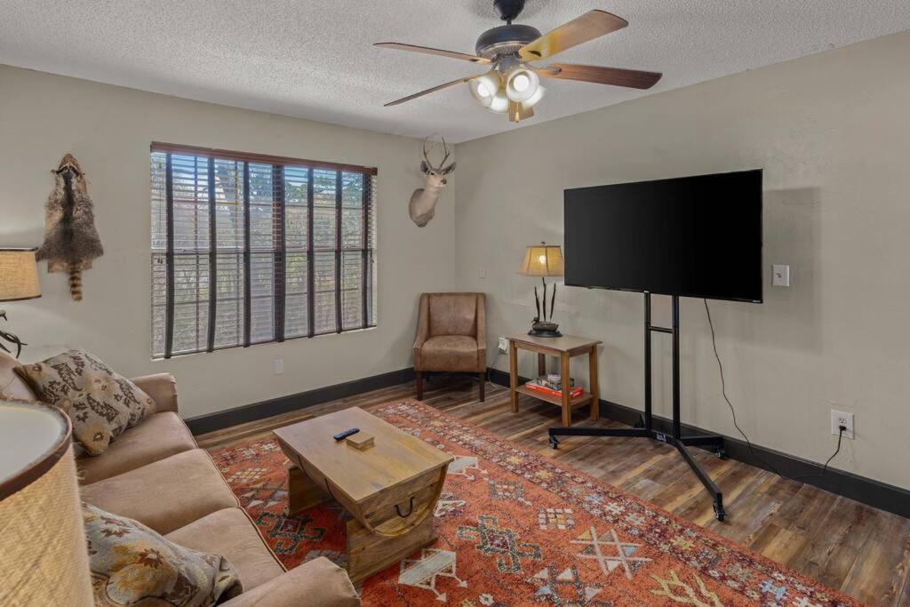 Stonegate Lodge Bear'S Den Kitchen, Pool, Firepit, Wifi ,Smart Tvs Eureka Springs Esterno foto